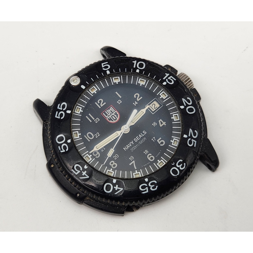Luminox Navy SEALs Watch Mens Diver 200m Date - Works, Broken Lug